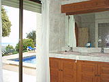Bathroom with access to Pool